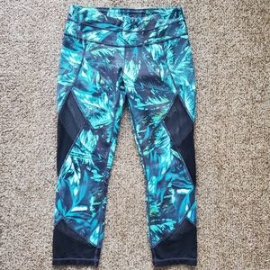 Athleta Mesh Sonar Capri Leggings Women's Small RN 54023 Gym Yoga Workout